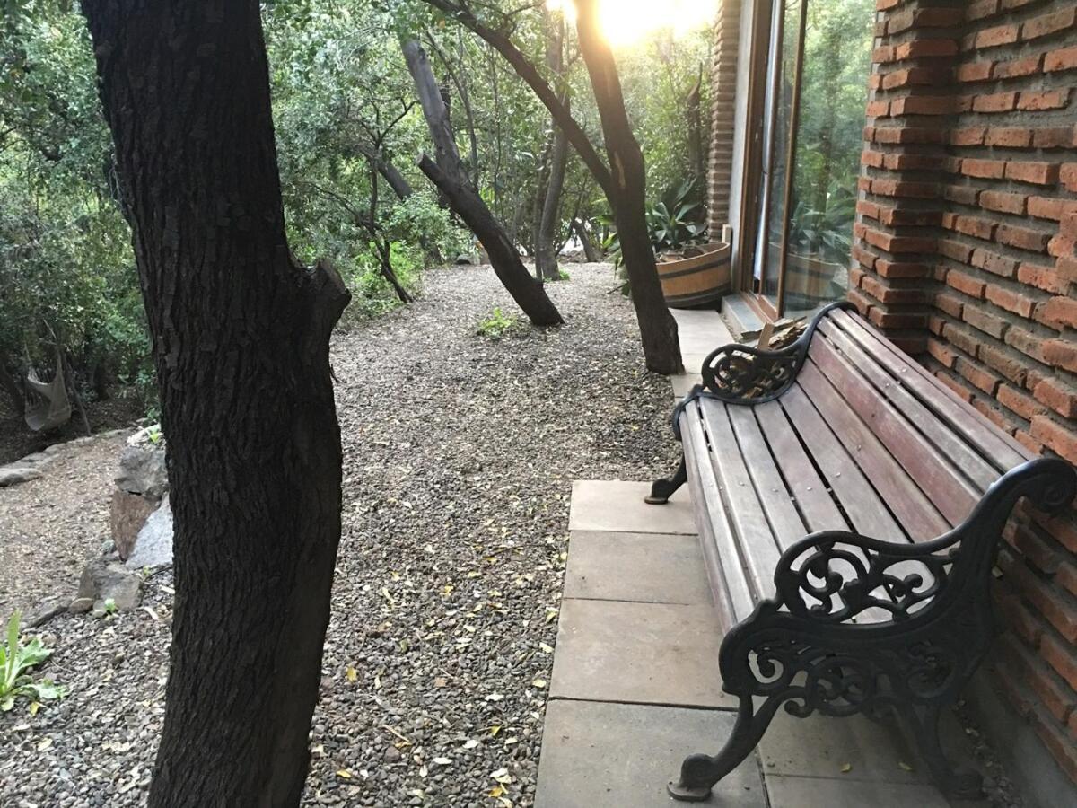 Iluminada Casa De Piedra Entre Bosque Y Rio Casa de férias Santiago