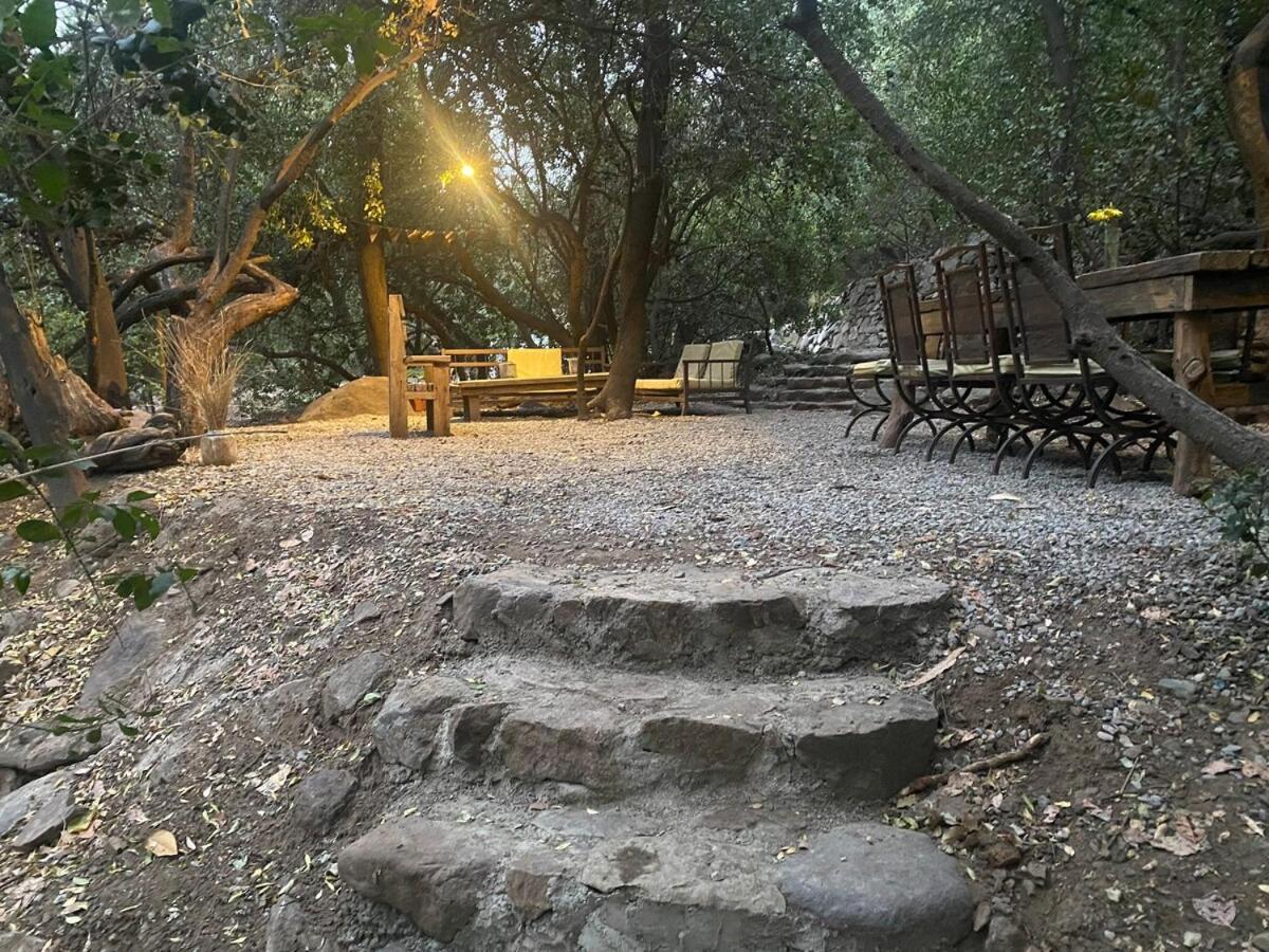 Iluminada Casa De Piedra Entre Bosque Y Rio Casa de férias Santiago